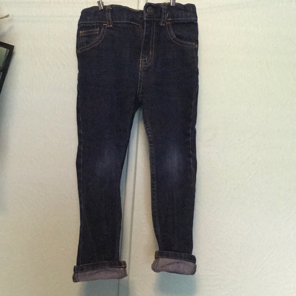 Skinny, dark wash jeans. Size 4t